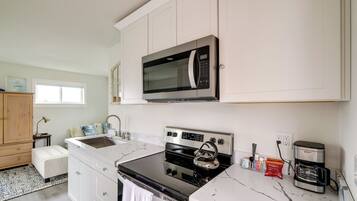 Apartment (0 Bedroom) | Interior