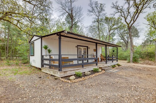 Willis Cabin on 6 Acres - Close to the Lake!