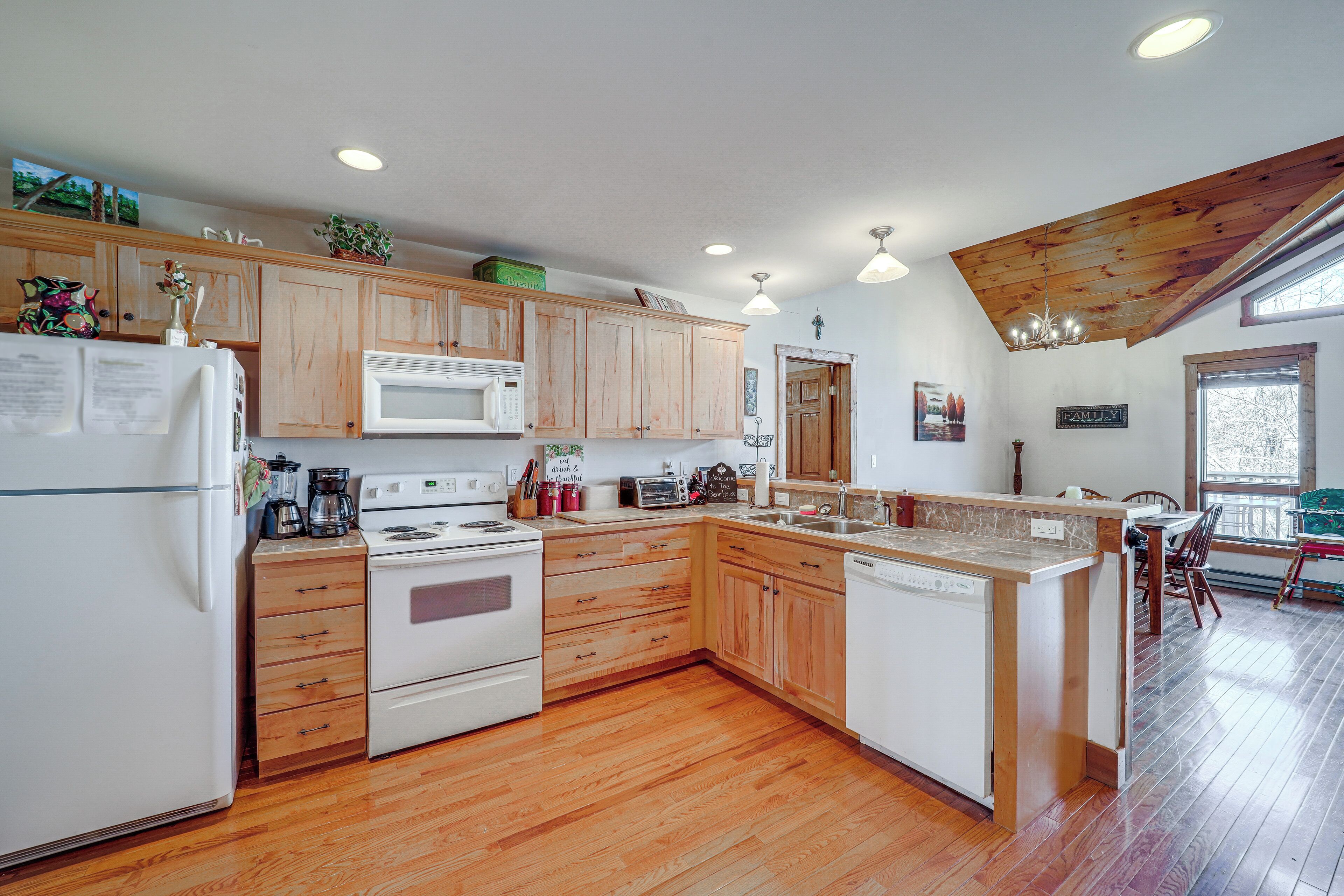 House (3 Bedrooms) | Interior