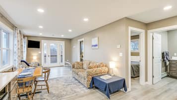 Apartment (2 Bedrooms) | Front of property