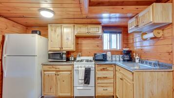 Nhà (1 Bedroom) | Bếp riêng | Lò vi sóng, lò nướng, bếp nấu, dụng cụ nấu nướng/bát dĩa/dao nĩa