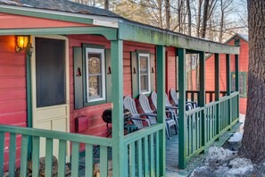 Terrace/patio - Laconia Cabin w/ Grill: 2 Mi to Weirs Beach! (Laconia)