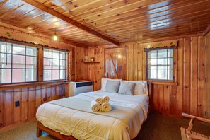 1 bedroom, iron/ironing board, bed sheets - Laconia Cabin w/ Grill: 2 Mi to Weirs Beach! (Laconia)