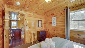 3 bedrooms, bed sheets