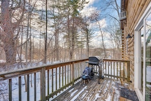 Property grounds - Cozy Laconia Cabin, Close to Winnipesaukee Pier! (Laconia)