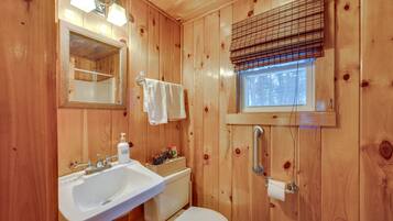House (1 Bedroom) | Bathroom | Shower