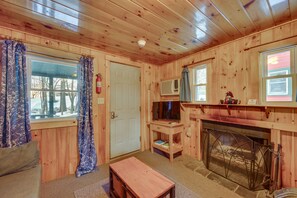 Fireplace - Laconia Vacation Rental Near Lake Winnipesaukee! (Laconia)