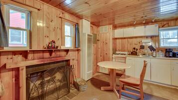 House (1 Bedroom) | Dapur peribadi | Ketuhar gelombang mikro, ketuhar, dapur