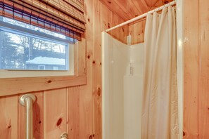 Shower - Laconia Vacation Rental Near Lake Winnipesaukee! (Laconia)