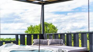 Luxury Bungalow, 3 Bedrooms, Patio | 2 bedrooms, premium bedding, down comforters, memory foam beds