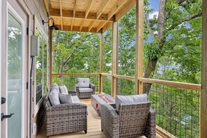 Cabin, 3 Bedrooms | Balcony