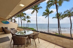 Outdoor dining - Makena Surf, #e-303 2 Bedroom Condo by RedAwning (Kihei)