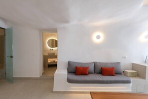 Junior Suite with hammam (Caldera View and Indoor Hot tub) | Zona de estar
