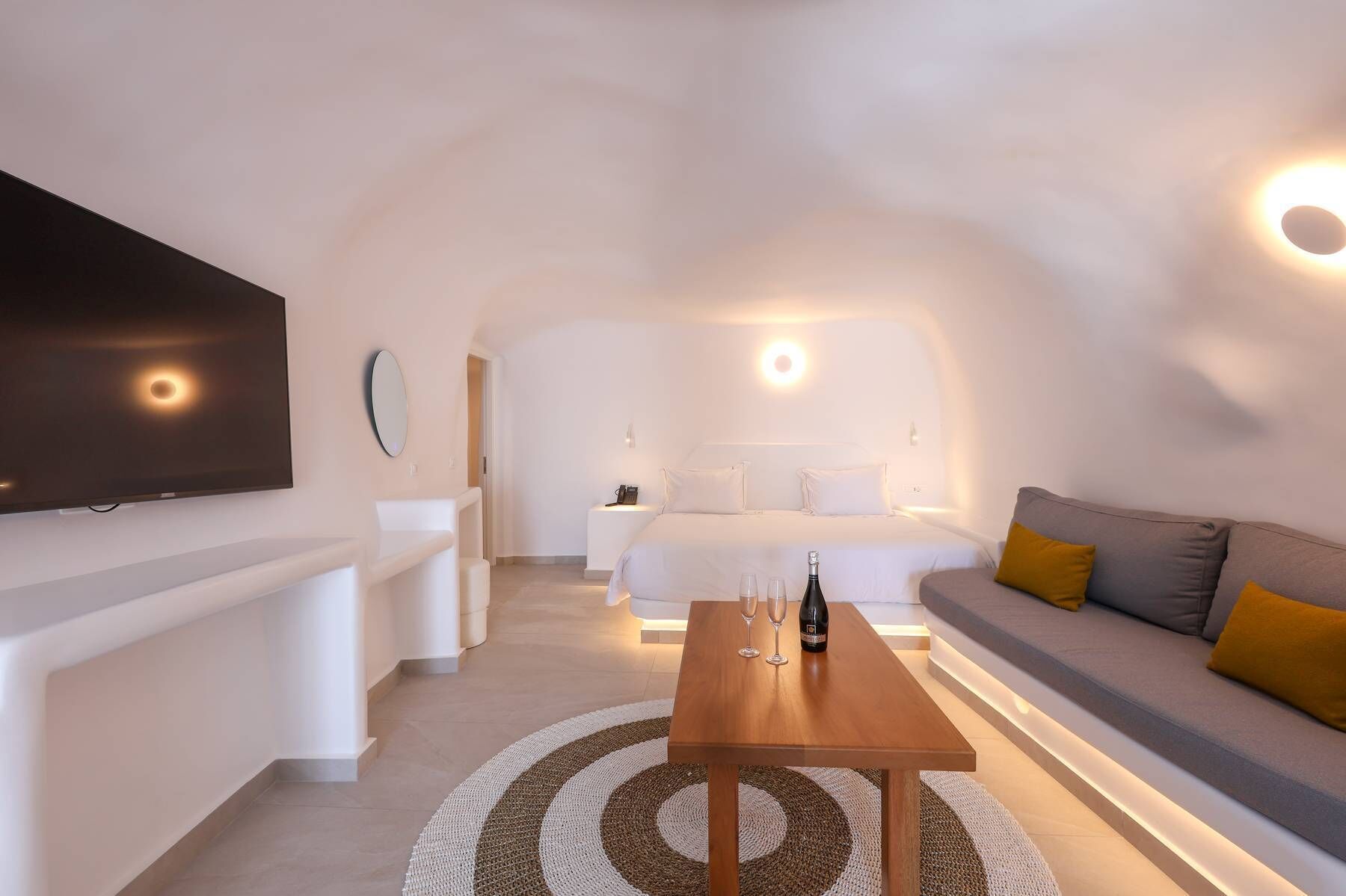 Superior Suite (Caldera view with Outdoor Hot Tub) | Ropa de cama