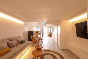 Superior-Villa (Caldera view, Indoor/Outdoor Hot Tub) | Wohnbereich