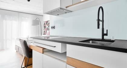 livisit bergpartment 36 - Doppelbettzimmer 27 qm - mit Küchenzeile und Bad