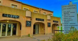 Exterior - 2 Logements Indépendants Dans Villa+piscine Jardin (Sussargues)