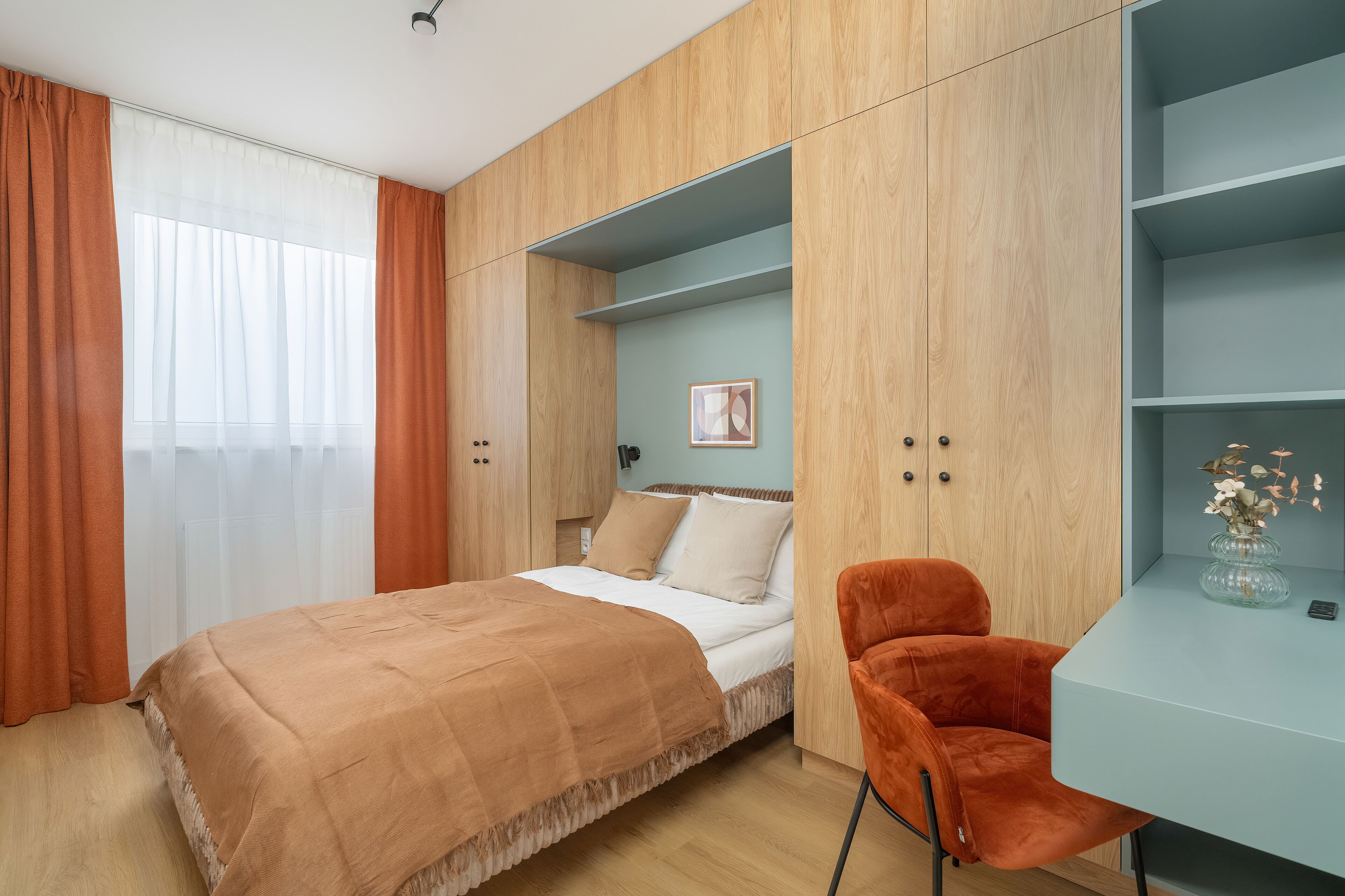 2 bedrooms, bed sheets