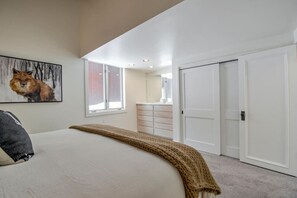 1 slaapkamer, een strijkplank/strijkijzer, gratis wifi, beddengoed