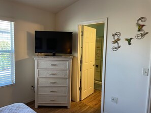 Unclassified image, 4 of 30, button