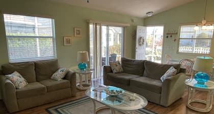 Charming 2BR/2BA Rental in The Villages: Relax in Style in Dunedin