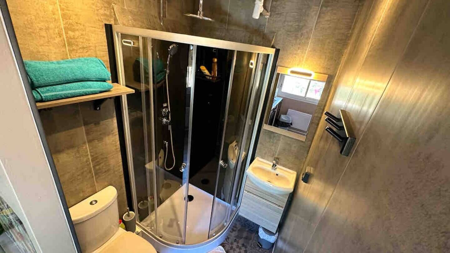 Douche, papier toilette