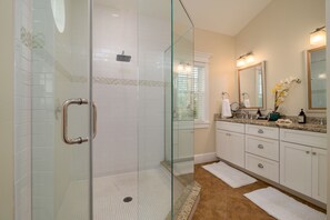 Douche, serviettes fournies