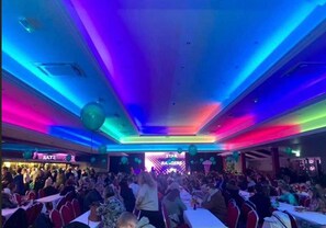 Chalet | Dining - 3 Bed, Sleeps 6, Parking (Rhyl)