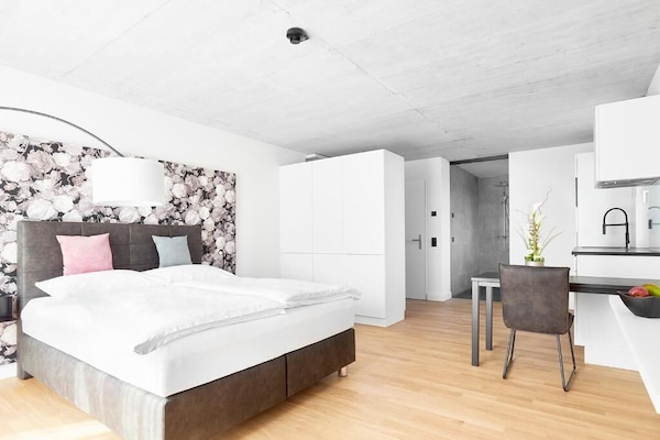 1 slaapkamer, een bureau, gratis wifi, beddengoed