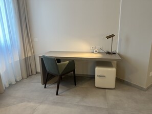 Deluxe Double Room, City View | Premium bedding, down duvets, memory-foam beds, in-room safe - AL SUITE (Lissone)