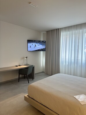 Deluxe Double Room, Garden View | Premium bedding, down comforters, memory foam beds, in-room safe