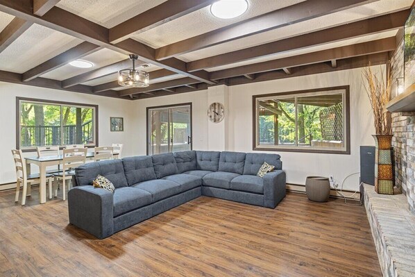 Smart TV, fireplace, DVD player, books