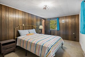 3 Schlafzimmer, Reisekinderbett, kostenloses WLAN, Bettwäsche