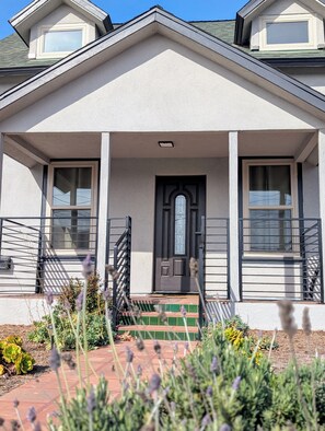 Exterior detail - Best Location pet friendly Home just renovated (Chula Vista)