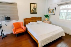 3 makuuhuonetta, silitysrauta/-lauta, Wi-Fi, vuodevaatteet