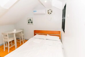 3 makuuhuonetta, silitysrauta/-lauta, Wi-Fi, vuodevaatteet