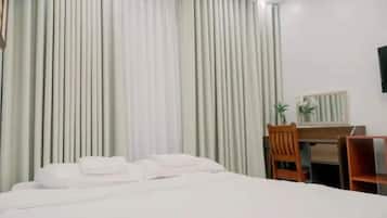 3 habitaciones, tabla de planchar con plancha, wifi y ropa de cama