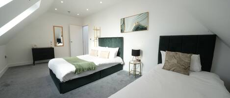 1 habitación, tabla de planchar con plancha, wifi y ropa de cama