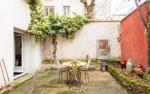 Outdoor dining - 1 Bedroom Apartment in Neuilly-sur-Seine (Neuilly-sur-Seine)