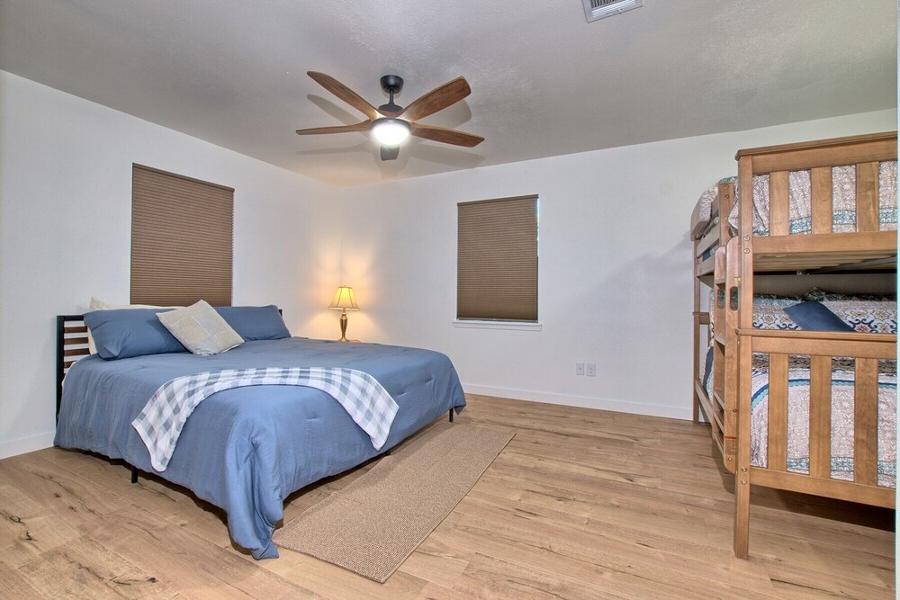 Lakefront property on popular Skiers Cove in Toledo Village, South