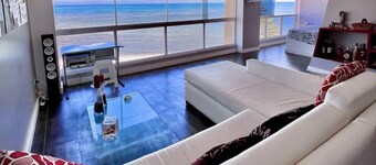 Seafrontapartment-sleeps4-pool-parking-garden