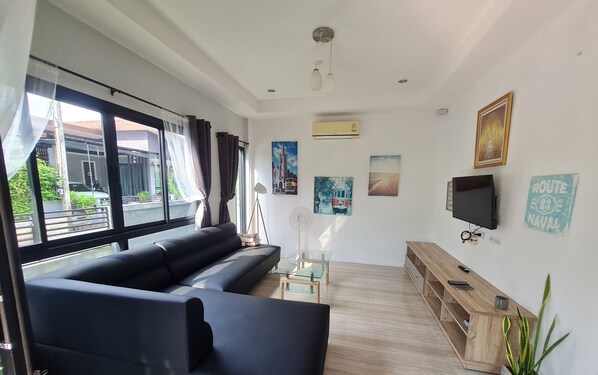 Smart TV, offices - D&A Paradise Villas (Koh Samui)