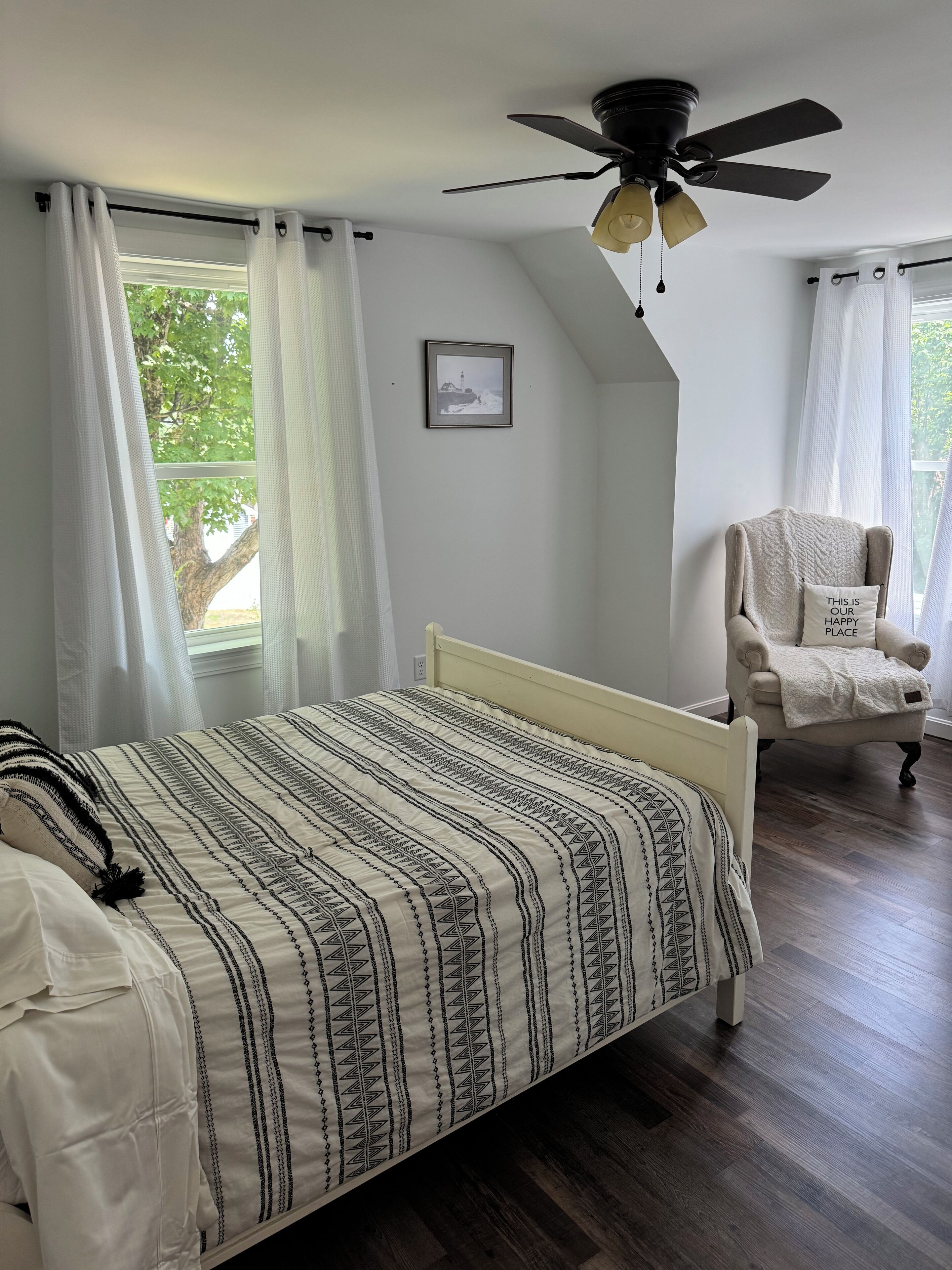 4 室のベッドルーム、アイロン / アイロン台、旅行用ベビーベッド、WiFi (無料)