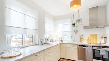 Refrigerador, horno, parrilla de estufa y lavavajillas