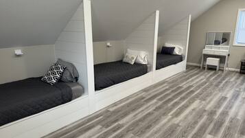 3 bedrooms, iron/ironing board, free WiFi, bed sheets