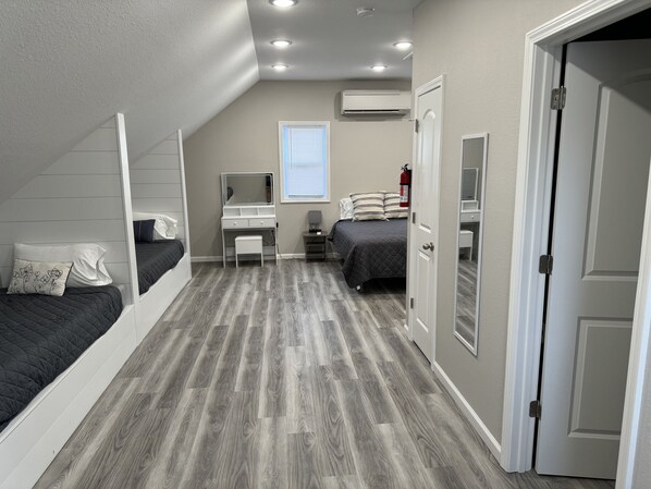 3 bedrooms, iron/ironing board, free WiFi, bed sheets