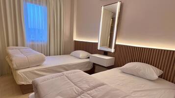 3 bedrooms, iron/ironing board, WiFi, bed sheets