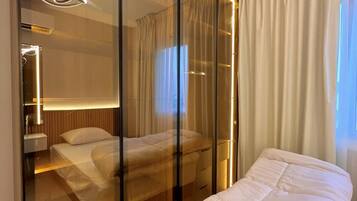 3 bedrooms, iron/ironing board, WiFi, bed sheets