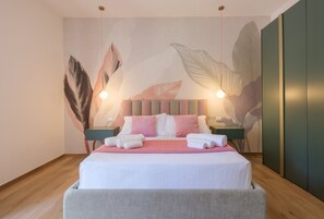 1 quarto, cofres nos quartos, escrivaninha, quartos à prova de som
