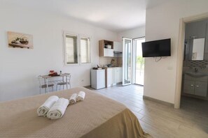 1 chambre, fer et planche Ă repasser, Wi-Fi gratuit, draps fournis